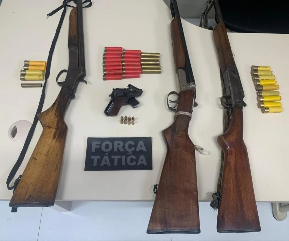 Policia Militar prende trio por caça ilegal e apreende armas de fogo em Aroazes