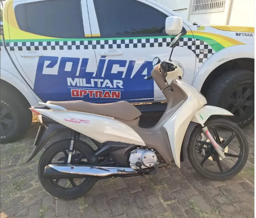 Motocicleta roubada é apreendida durante abordagem policial em Elesbão Veloso