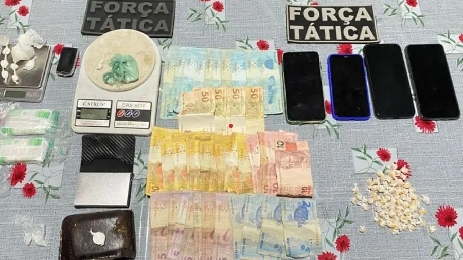 Operação policial em Valença do Piauí resulta na prisão de cinco pessoas e apreensão de drogas