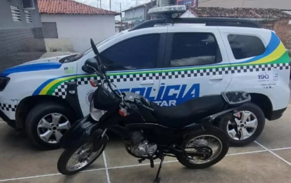 Polícia Militar prende colombiano conduzindo motocicleta com placa adulterada em Várzea Grande