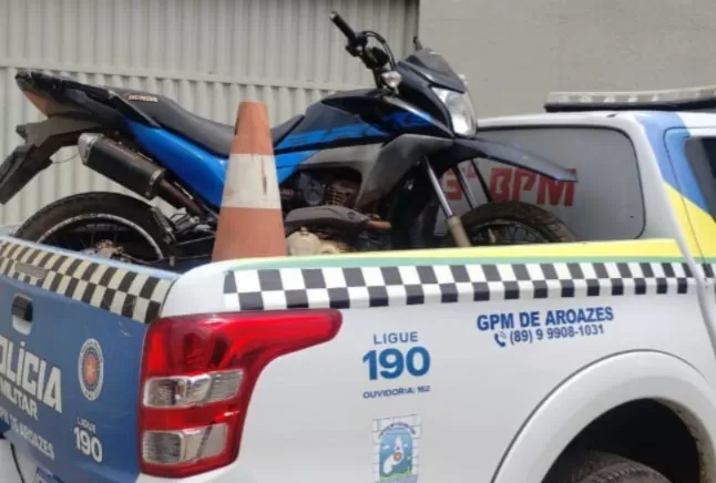 Polícia Militar recupera moto furtada em Aroazes