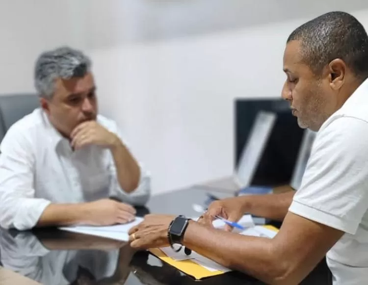 Vereador Geny Broca se reúne com deputado Dr. Vinicius para discutir melhorias em Elesbão Veloso