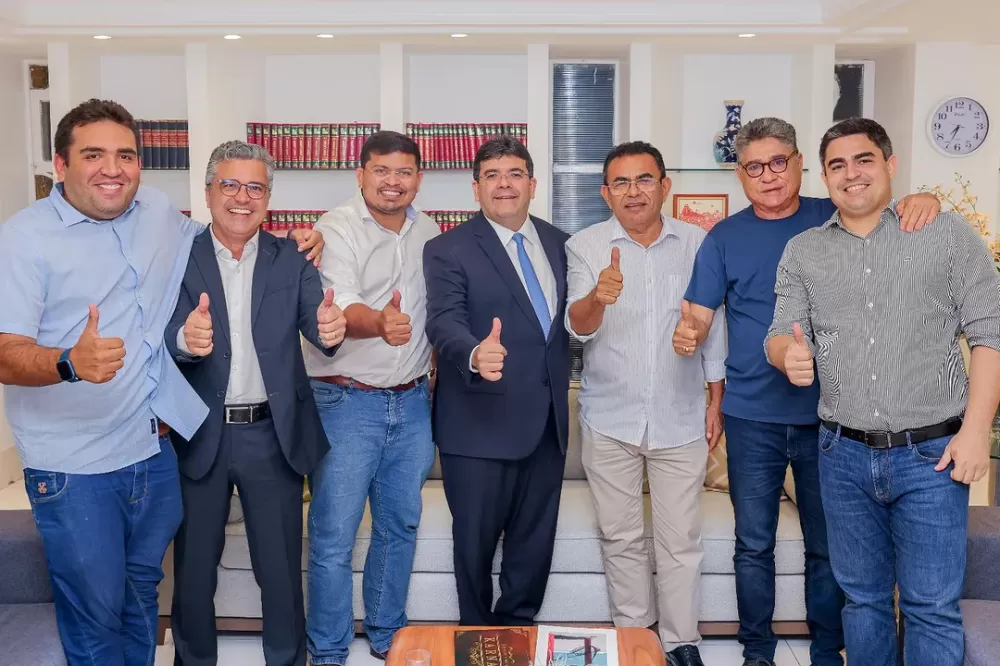 Prefeito Ronaldo Barbosa se alinha ao Governo do Estado e muda cenário político local