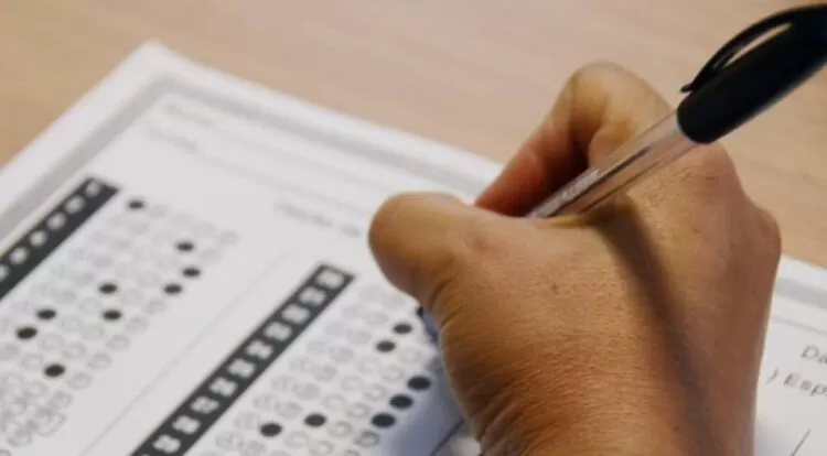 Prefeitura de Aroazes abre concurso com 112 vagas e salários de até R$ 8 mil