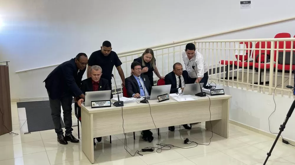 Presidente Tárcio Lopes adota sistema digital e moderniza Câmara Municipal de Elesbão Veloso 